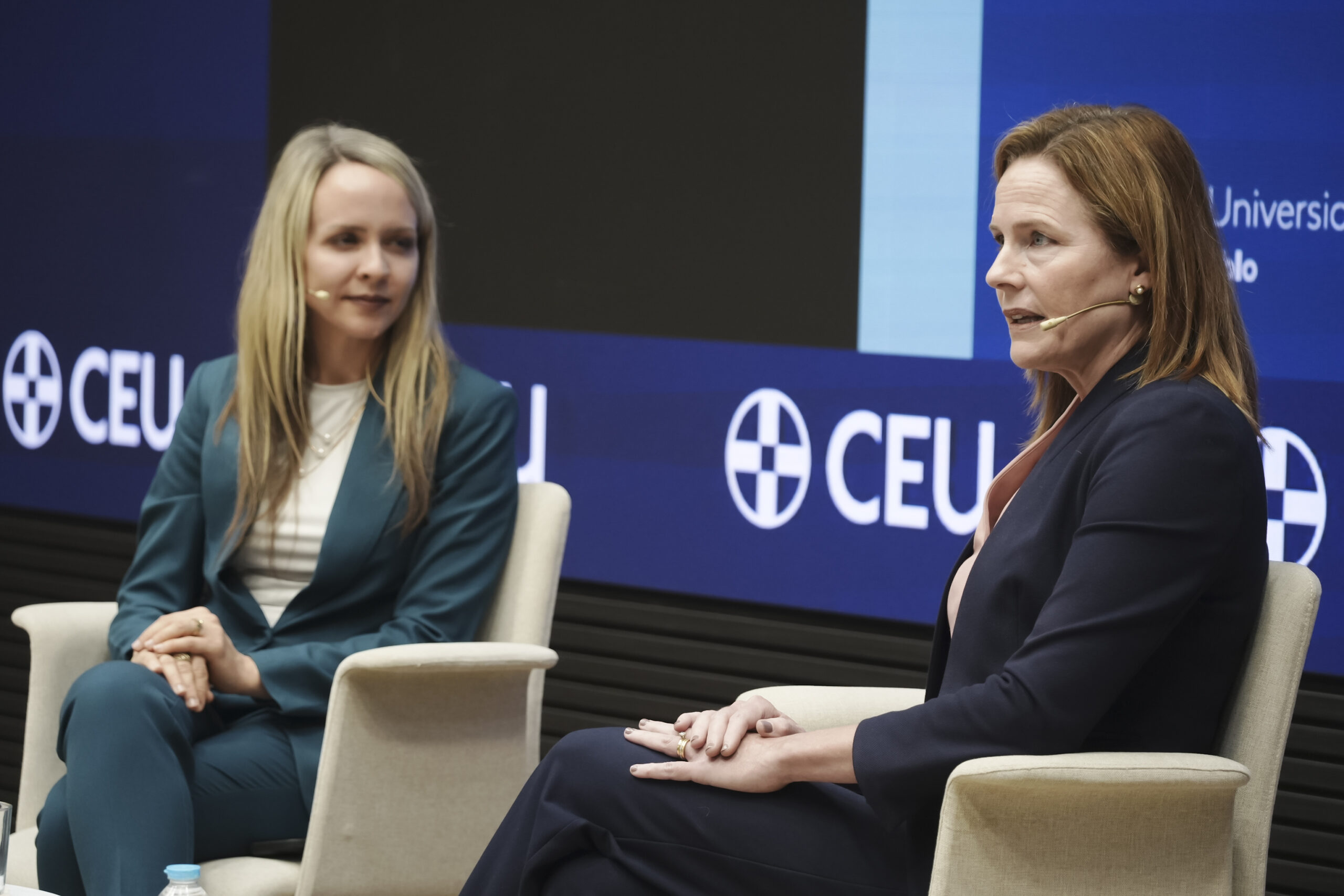 La jueza del Tribunal Supremo de EE. UU. Amy Coney Barrett encabeza en Madrid un encuentro judicial entre juristas españoles y norteamericanos